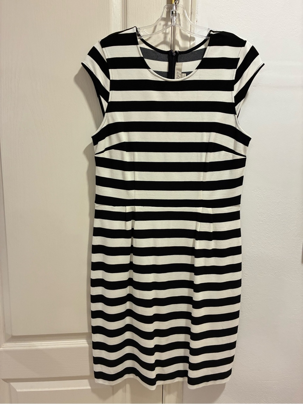 LOFT Black & White Striped Cap-Sleeve Sheath Dress Size 10
